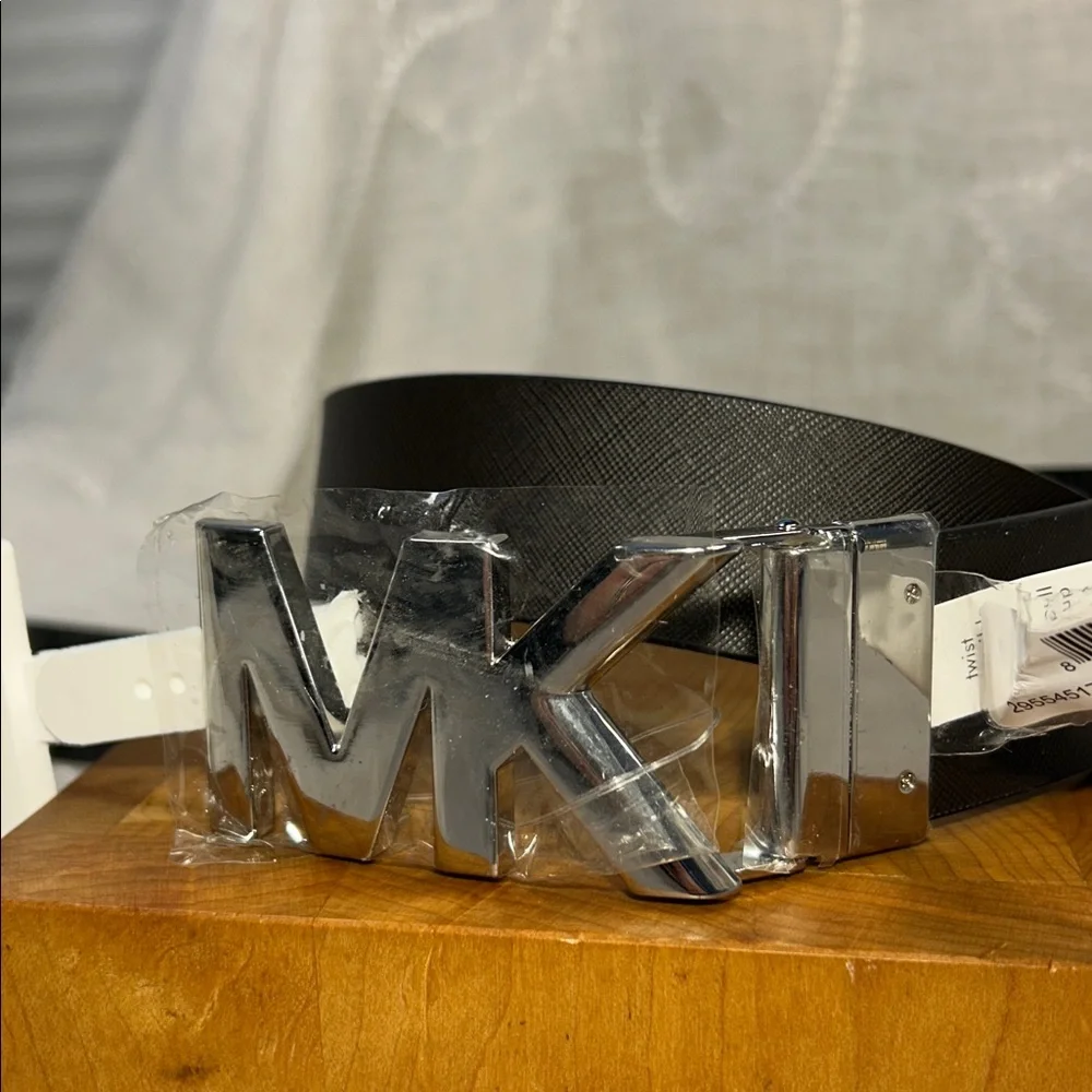 NWT Michael Kors reversible belt with iconic monogram MK belt buckle
